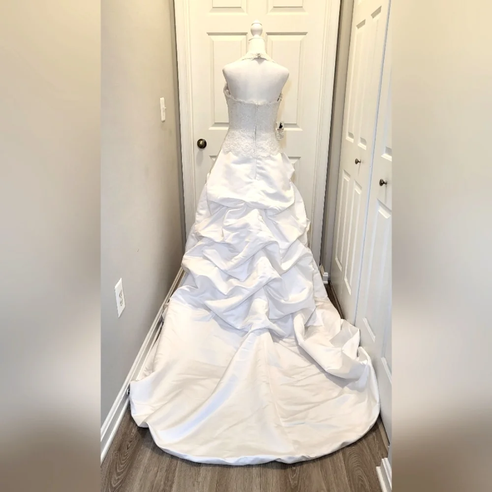 Da Vinci Modern Romantic White Orchid Boutique Gown Dress - Picture 13 of 16